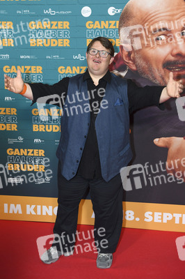 Filmpremiere 'Ganzer halber Bruder' in Hannover