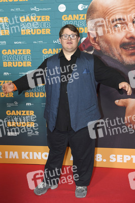 Filmpremiere 'Ganzer halber Bruder' in Hannover