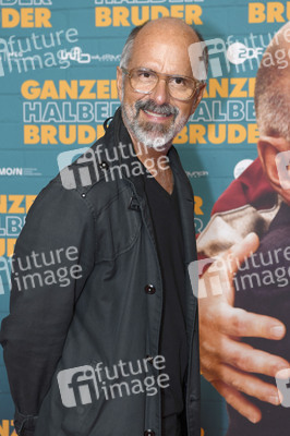 Filmpremiere 'Ganzer halber Bruder' in Hannover