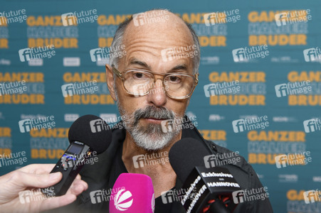 Filmpremiere 'Ganzer halber Bruder' in Hannover