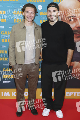 Filmpremiere 'Ganzer halber Bruder' in Hamburg