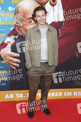 Filmpremiere 'Ganzer halber Bruder' in Hamburg