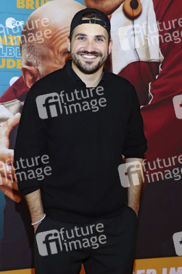 Filmpremiere 'Ganzer halber Bruder' in Hamburg