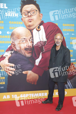Filmpremiere 'Ganzer halber Bruder' in Hamburg