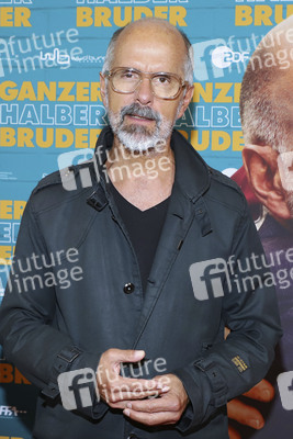 Filmpremiere 'Ganzer halber Bruder' in Hamburg
