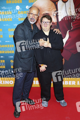 Filmpremiere 'Ganzer halber Bruder' in Hamburg