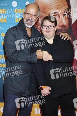 Filmpremiere 'Ganzer halber Bruder' in Hamburg