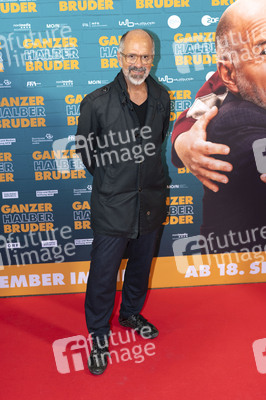 Filmpremiere 'Ganzer halber Bruder' in Hamburg