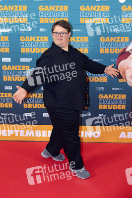 Filmpremiere 'Ganzer halber Bruder' in Hamburg
