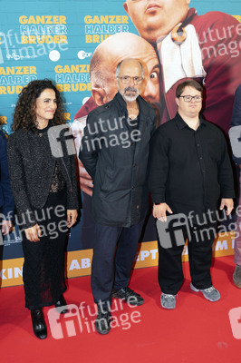 Filmpremiere 'Ganzer halber Bruder' in Hamburg