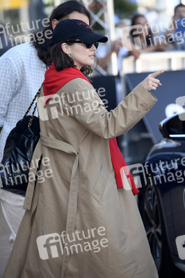 Ankunft von Zoey Deutch auf dem San Sebastian International Film Festival 2025