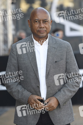 Ankunft von Raoul Peck auf dem San Sebastian International Film Festival 2025