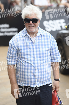 Ankunft von Pedro Almodóvar auf dem San Sebastian International Film Festival 2025