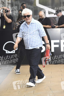 Ankunft von Pedro Almodóvar auf dem San Sebastian International Film Festival 2025
