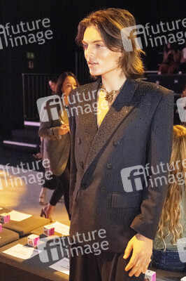 Lola Casademunt by Maite Fashion Show auf der Mercedes-Benz Fashion Week Madrid