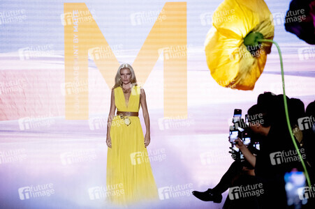 Lola Casademunt by Maite Fashion Show auf der Mercedes-Benz Fashion Week Madrid