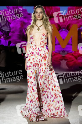 Lola Casademunt by Maite Fashion Show auf der Mercedes-Benz Fashion Week Madrid