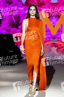 Lola Casademunt by Maite Fashion Show auf der Mercedes-Benz Fashion Week Madrid