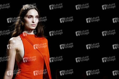 Lola Casademunt by Maite Fashion Show auf der Mercedes-Benz Fashion Week Madrid