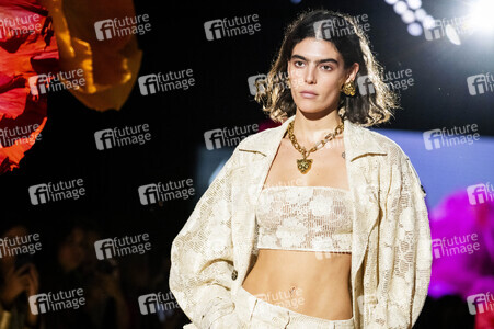 Lola Casademunt by Maite Fashion Show auf der Mercedes-Benz Fashion Week Madrid