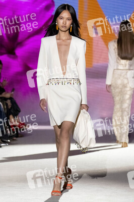 Lola Casademunt by Maite Fashion Show auf der Mercedes-Benz Fashion Week Madrid