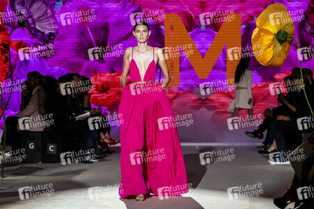 Lola Casademunt by Maite Fashion Show auf der Mercedes-Benz Fashion Week Madrid
