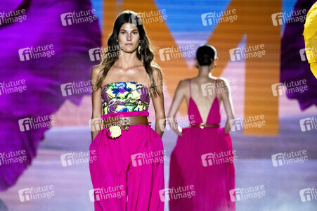 Lola Casademunt by Maite Fashion Show auf der Mercedes-Benz Fashion Week Madrid