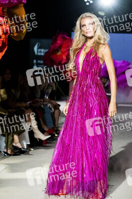 Lola Casademunt by Maite Fashion Show auf der Mercedes-Benz Fashion Week Madrid