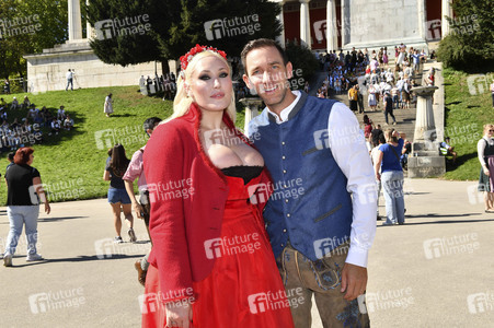 Hayley Hasselhoff auf dem Oktoberfest 2025 in München