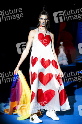 Agatha Ruiz de la Prada Fashion Show auf der Mercedes-Benz Fashion Week Madrid
