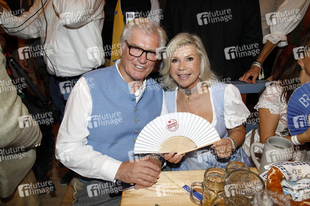 Wiesn Anstich im Schottenhamel Festzelt auf dem Oktoberfest 2025 in München