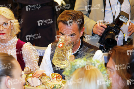 Wiesn Anstich im Schottenhamel Festzelt auf dem Oktoberfest 2025 in München