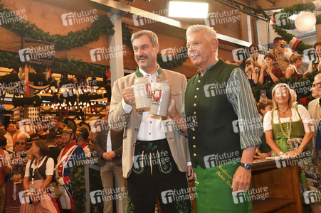 Wiesn Anstich im Schottenhamel Festzelt auf dem Oktoberfest 2025 in München