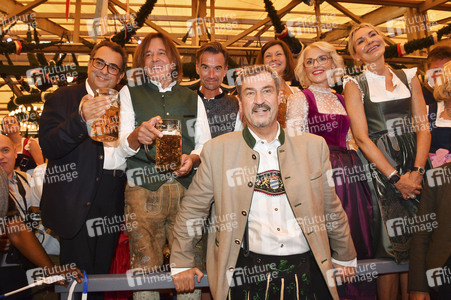 Wiesn Anstich im Schottenhamel Festzelt auf dem Oktoberfest 2025 in München