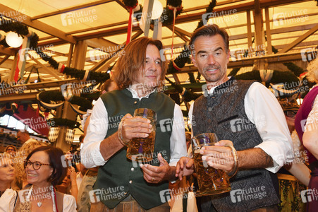 Wiesn Anstich im Schottenhamel Festzelt auf dem Oktoberfest 2025 in München