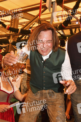 Wiesn Anstich im Schottenhamel Festzelt auf dem Oktoberfest 2025 in München