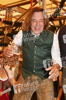 Wiesn Anstich im Schottenhamel Festzelt auf dem Oktoberfest 2025 in München