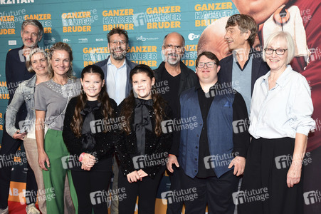 Filmpremiere 'Ganzer halber Bruder' in Hannover