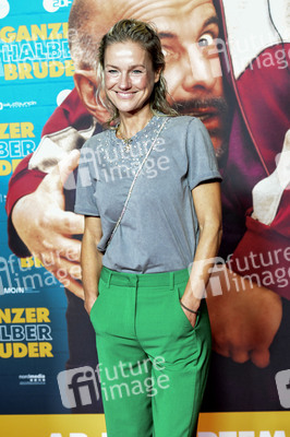 Filmpremiere 'Ganzer halber Bruder' in Hannover