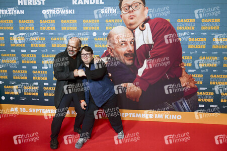 Filmpremiere 'Ganzer halber Bruder' in Hannover