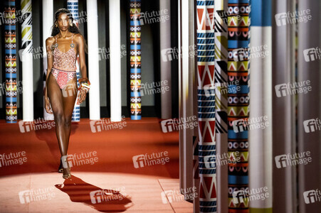 Dolores Cortés Fashion Show auf der Merceds-Benz Fashion Week M