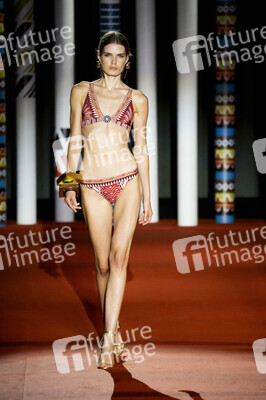 Dolores Cortés Fashion Show auf der Merceds-Benz Fashion Week M