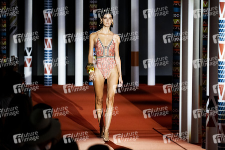 Dolores Cortés Fashion Show auf der Merceds-Benz Fashion Week M