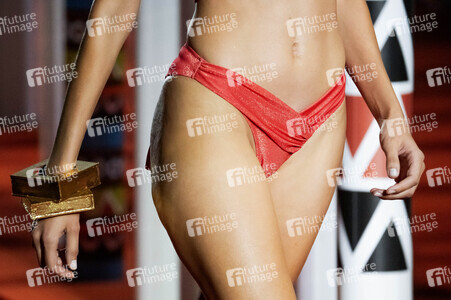 Dolores Cortés Fashion Show auf der Merceds-Benz Fashion Week M