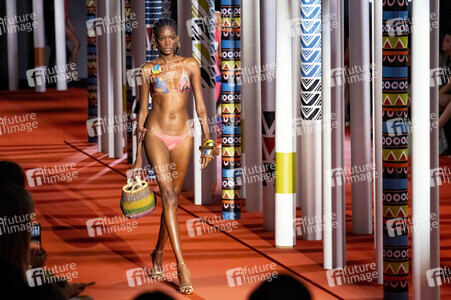 Dolores Cortés Fashion Show auf der Merceds-Benz Fashion Week M