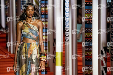 Dolores Cortés Fashion Show auf der Merceds-Benz Fashion Week M