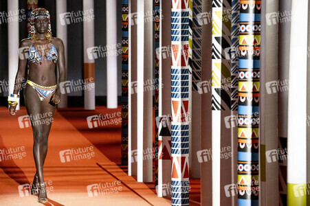 Dolores Cortés Fashion Show auf der Merceds-Benz Fashion Week M