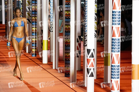 Dolores Cortés Fashion Show auf der Merceds-Benz Fashion Week M