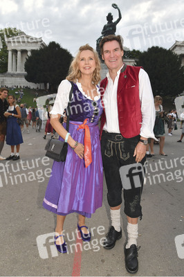 Almauftrieb beim Oktoberfest 2025 in München