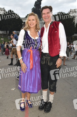 Almauftrieb beim Oktoberfest 2025 in München